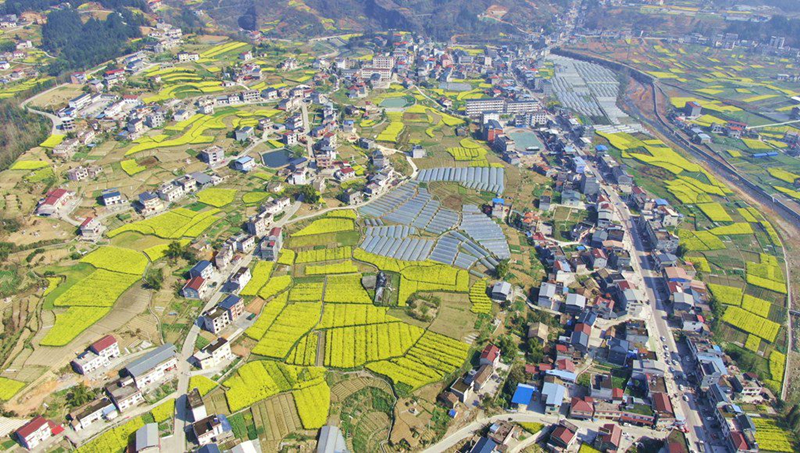 湖北建始土嶺苗寨好光景。